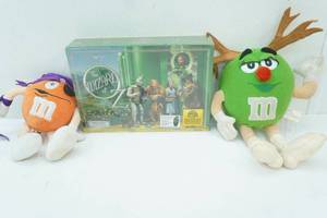 lot 200 image: Unopened 70th Anniversary The Wizard of Oz Ultimate Collectors Edition DVD Set