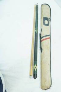 lot 218 image: 1 Vintage Pool Cue with Case