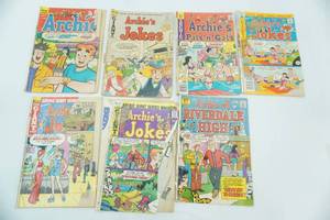 lot 152 image: Vintage Archie Giant Series Comics