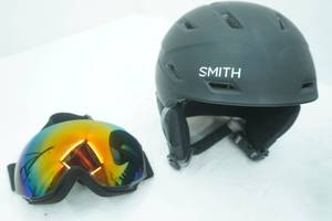 lot 14 image: Smith Mission MIPS Snow Helmet and i-gogs