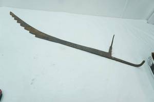 lot 29 image: Antique Hay Knife