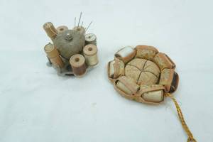 lot 36 image: Vintage Pin Cushions and Wooden Spool Thread