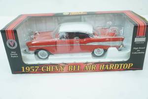 lot 55 image: NAPA 124 Scale Diecast Replica 1957 Chevy Bel Air Hardtop