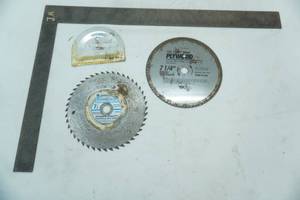 lot 66 image: 7-14 saw blades, measuring square, trowel adhesive scraper 116