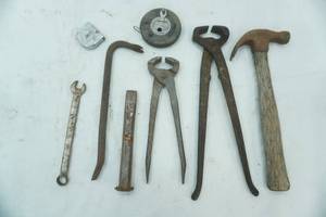 lot 72 image: Hand Tools Lot hammer, nippers, pry bars, wrench, tape measures