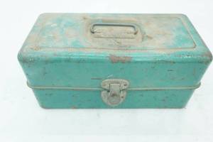 lot 82 image: Vintage Tool Box and Contents