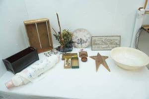 lot 127 image: Vintage & Antique Items and Home Decor
