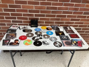 lot 20 image: Lot of Music CDs various artists, 90s00s party in a box.