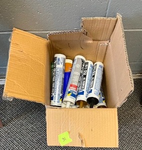 lot 31 image: Lot of silicone and glue