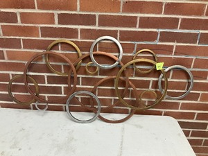 lot 34 image: Metal rounds wall dcor