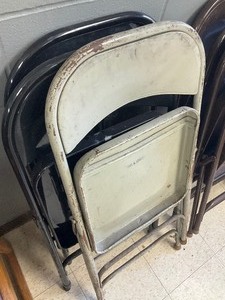 lot 47 image: Lot of stacking chairs