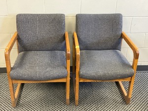lot 77 image: 2 office chairs