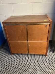 lot 89 image: 2 Drawer Lateral File cabinet