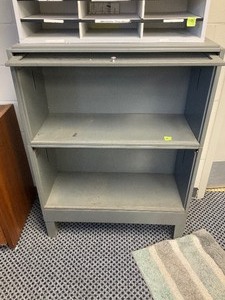 lot 91 image: Metal bookshelf cabinet