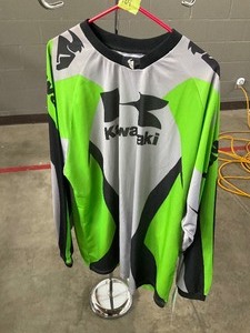 lot 124 image: Kawasaki Thor Phase performance jersey