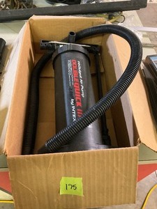 lot 175 image: Intex air pump