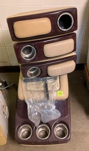 lot 192 image: Boat councel with cup holders