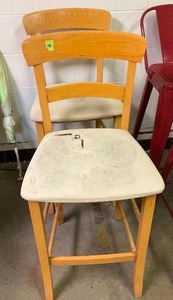 lot 196 image: Set of counter stools