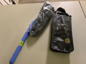 lot 210 image: California Car Duster