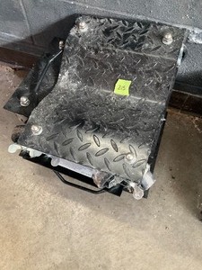 lot 215 image: Heavy duty 4 wheel metal carts