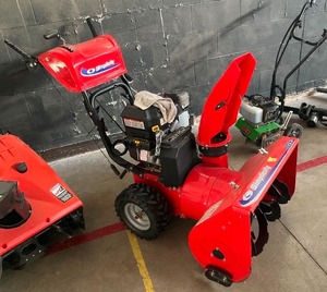 lot 227 image: Simplicity snow blower