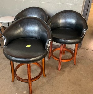 lot 242 image: Gorgeous Lot of 3 bar stools