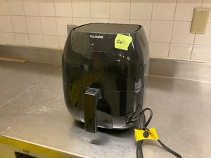 lot 267 image: Air fryer