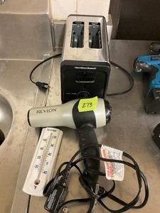 lot 273 image: Small appliance lot