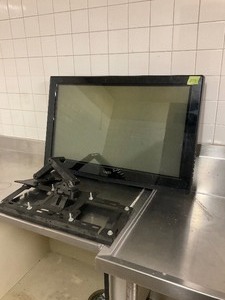 lot 274 image: Vizio tv with wall mount