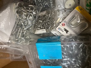 lot 279 image: Chain lot