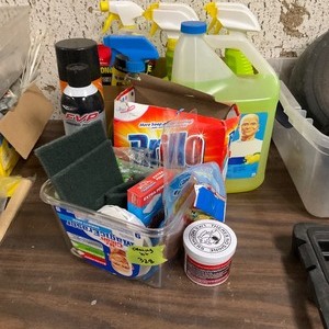 lot 328 image: Cleaning lot