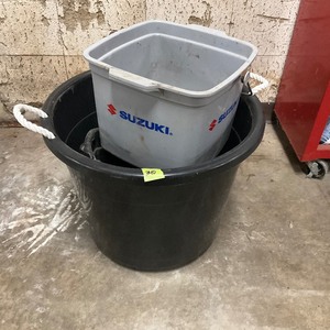 lot 340 image: Lot of buckets