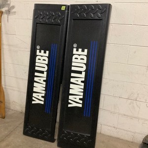 lot 343 image: Yamalube signs