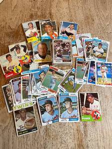 lot 24 image: Topps Baseball Cards Lot - Approx 60 Cards - Vintage 1970s-80s Collection