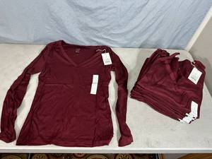 lot 14 image: 12 New Long Sleeve Shirts - Size Small - $120 retail