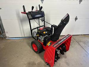 lot 1 image: Brand New 24 inch Powersmart 2 Stage Snowblower
