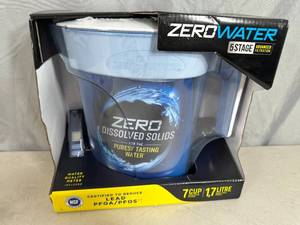 lot 19 image: New Zerowater 7 Cup 5 Stage Filter Water Pitcher with Quality Meter