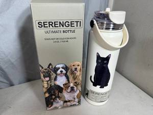 lot 30 image: New Serengeti Vacuum Insulated Stainless Steel Water Bottle - Black Cat