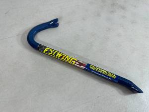 lot 37 image: New Estwing 12 inch Gooseneck Wrecking Bar