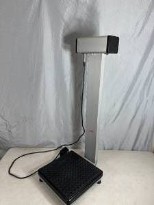 lot 43 image: Seca 400 lb Digital Platform Scale