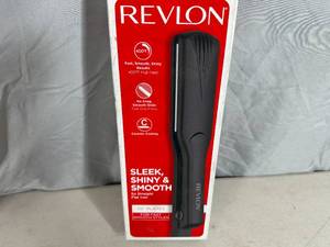 lot 47 image: New Revlon 1 12 inch Flat Iron Hair Styler