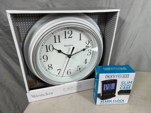 lot 70 image: 2 New Westclox Clocks
