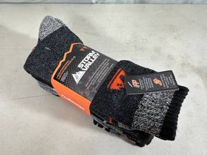 lot 168 image: 4 New Pair Performance Boot Socks