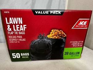 lot 195 image: Box of 50 Lawn and Leaf Trash Bags - 39 Gallon