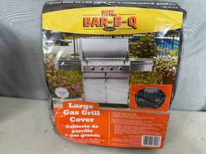 lot 208 image: New Large Grill Cover