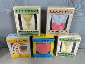 lot 290 image: 5 New Tarot Card Themed Bath Bombs