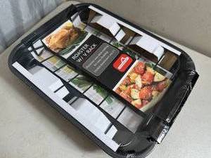 lot 292 image: New Roaster Pan with V Rack