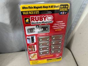 lot 301 image: 8 New Pairs of Ruby Monkey Magnets