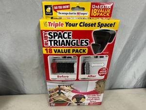 lot 302 image: New Pack of 18 Ruby Space Triangles For Closet Organization