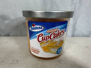 lot 322 image: New Hostess Orange Cupcake Triple Wick Scented Candle